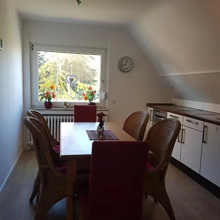 Lägenhet Liebevoll Eingerichtete Ferienwohnung